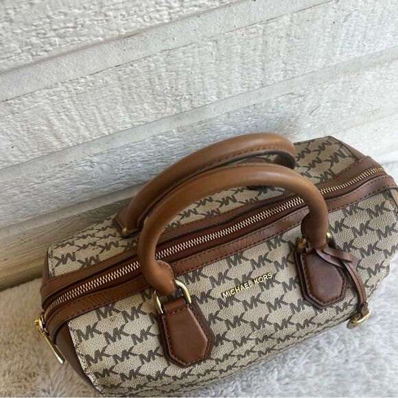 MICHAEL KORS Medium Mercer Heritage Duffle Boston Speedy Monogram Tote Bag - Picture 3 of 12